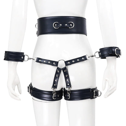 ชุดรัดตัว BDSM หนังเทียมสำหรับผู้ใหญ่ ประกอบด้วย กุญแจมือ เข็มขัด ที่รัดขา ข้อต่อตรงกลาง ของเล่นสำหรับผู้ใหญ่ ของเล่นรัดตัวสำหรับผู้หญิง