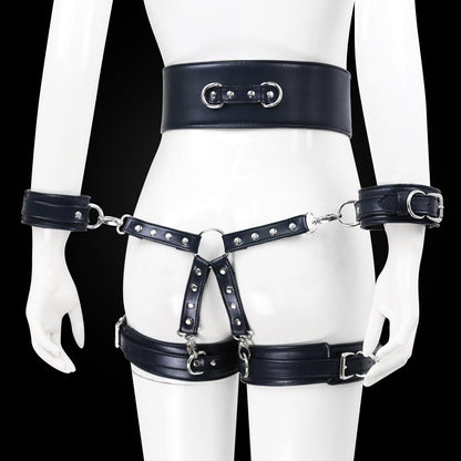 ชุดรัดตัว BDSM หนังเทียมสำหรับผู้ใหญ่ ประกอบด้วย กุญแจมือ เข็มขัด ที่รัดขา ข้อต่อตรงกลาง ของเล่นสำหรับผู้ใหญ่ ของเล่นรัดตัวสำหรับผู้หญิง