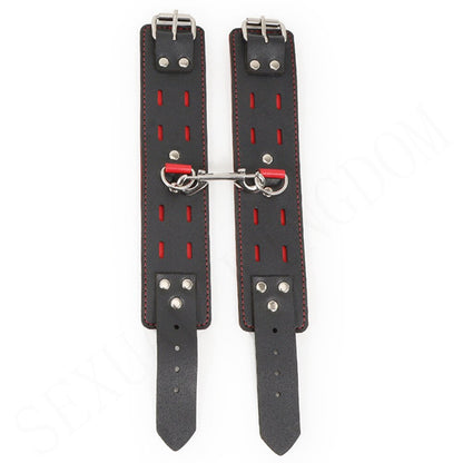 กุญแจมือและเครื่องพันธนาการหนังแบบปรับได้ BDSM อุปกรณ์ SM สำหรับผู้หญิงและคู่รัก