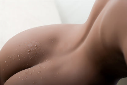 Danica: ตุ๊กตายาง Ebony